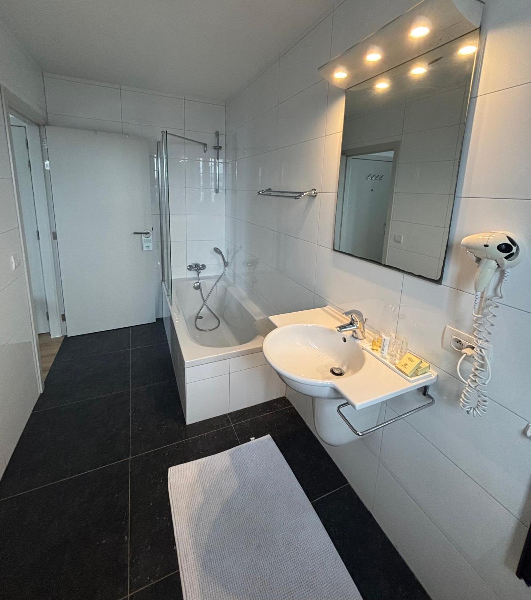 Hotel La Chaumiere Asse Kültér fotó